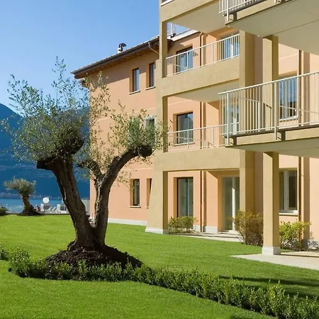 Contemporary 2 Bed With Pool And Jacuzzi דירה